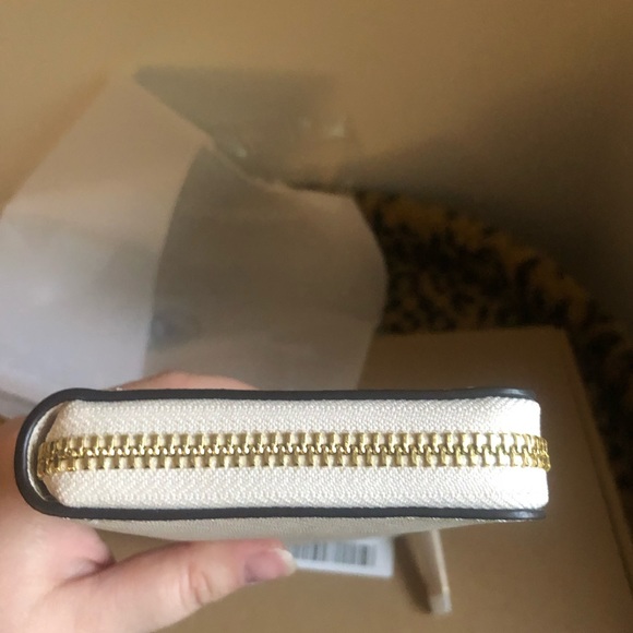 NWT MICHAEL KORS Jet Set Travel Lrg Saffiano Leather Quarter-Zip Wallet - Picture 4 of 13